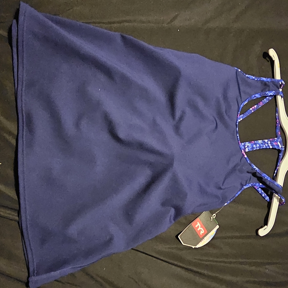 Medium support spf 50 swim top new with tags
